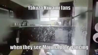 Also applies to gold suit Kiryu in YK2