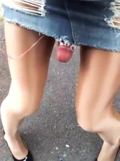 Dick girls cum hands free