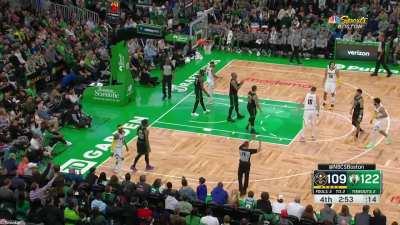 [Highlight] Jayson Tatum does some wizardry with the behind the back dribble on the fast break and scores the layup