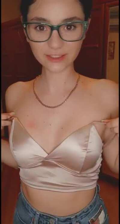 4'9 and 95lbs... be honest with me pls🥺❤