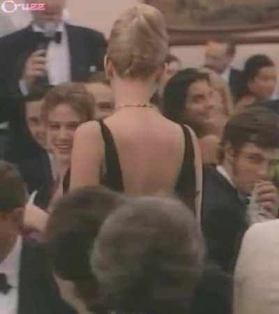 Scarlett Johansson sideboob