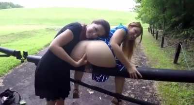 Bubble Butt Girfriends Fingering Outdoor