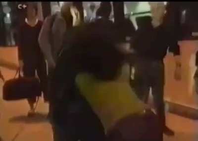 Icelandic artist Björk snapped in Bangkok, 1996, when reporter Julie Kaufman approached her saying “Welcome to Bangkok.” Björk later alleged that Kaufman had stalked her and her 9-year-old son for days, turning a simple greeting into a breaking point