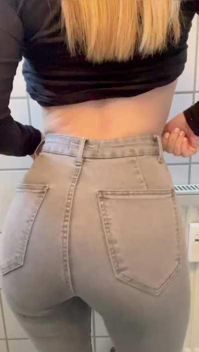 Let me be your slutty college girl