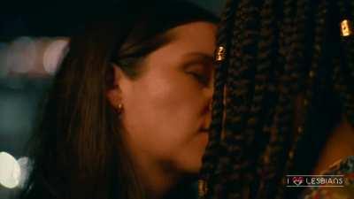 Maisie Richardson-Sellers & Shannon Woodward - 