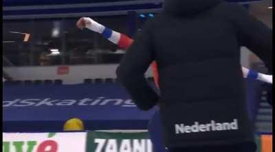 Kleine twerk maar vooral een hele lekkere reet😍