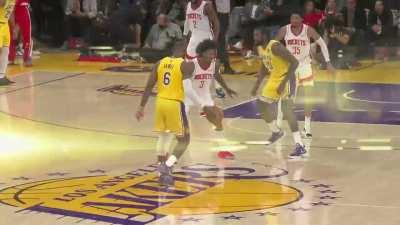 [Highlight] LeBron enters killer mode and gets the score!