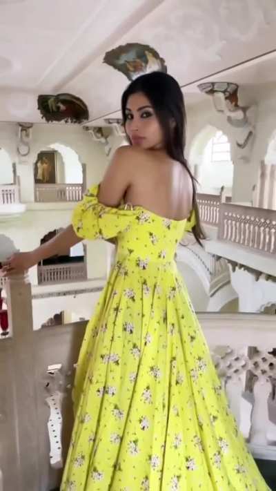 Mouni Roy 