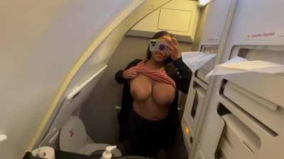 Blowing kisses at you, kiss me back