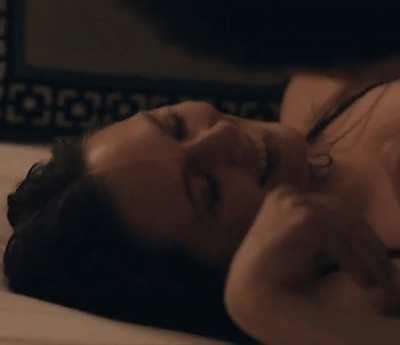 Would be too sexy to make out with mommy Elizabeth Olsen