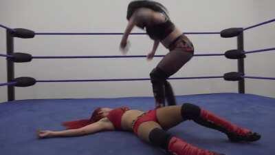 Ivelisse dominated by her own tag team partner