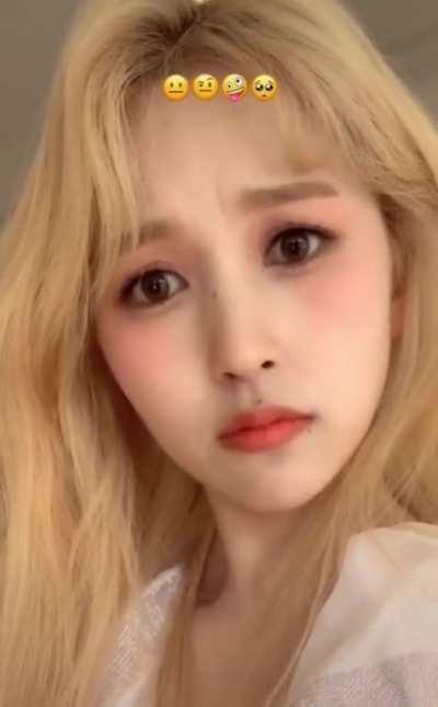 Mina imitating emojis