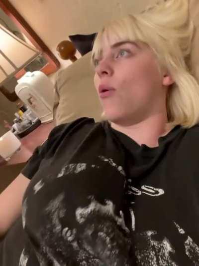 Billie Eilish braless jiggle