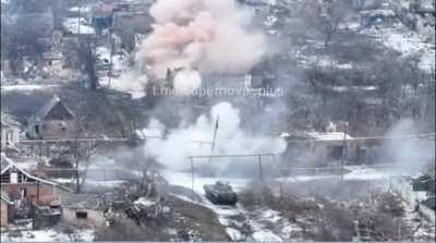 Ua Pov Footage of Ukrainian BMP assaulting a second RU position in Bakhmut. Previous post linked in comments.