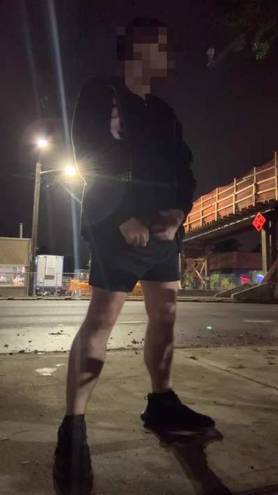 jerking in public turns me on 