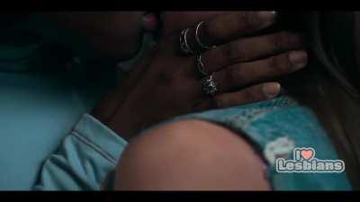 Sarah Catherine Hook & Imani Lewis (First Kill - s01e01) *NO MUSIC*