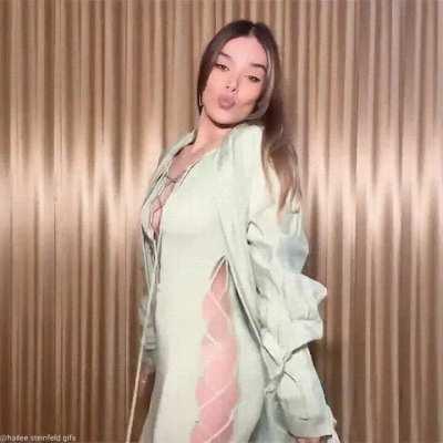 Hailee Steinfeld is the hottest