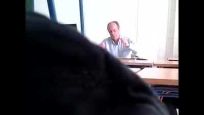 los admin cuando alguien postea la tula de town upvote pls