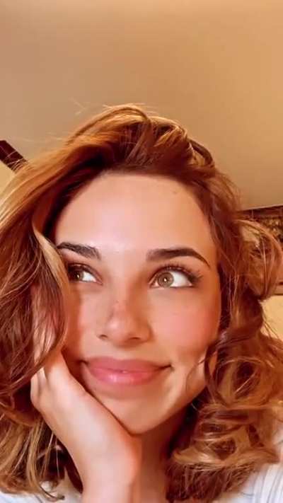 Fiona Palomo - Closeup beauty