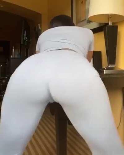 queen arri and her phat pussy