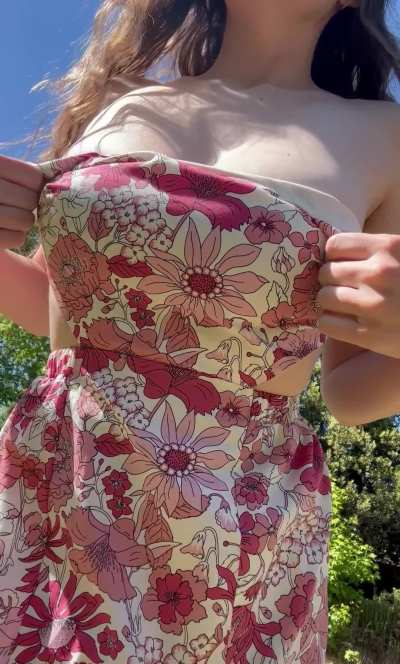 I love the way they pop out of this sundress