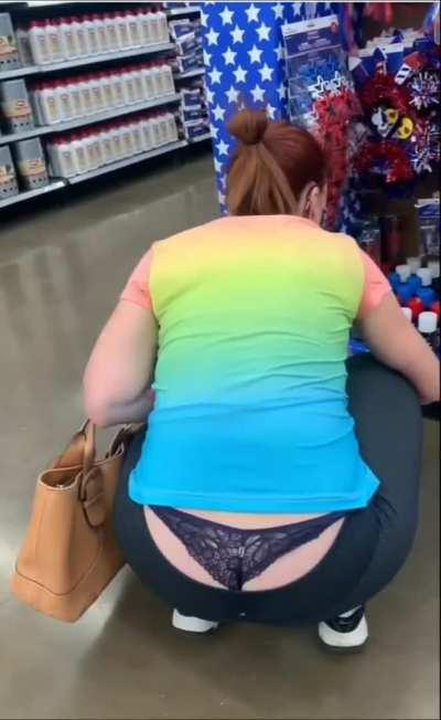 Madre con hilo en el mercado