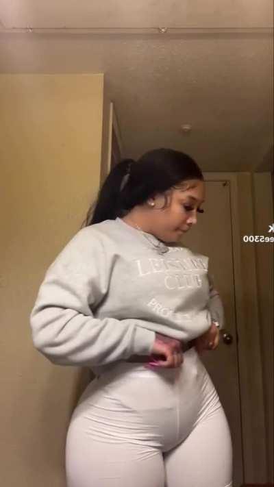 1 or 2 ⁉️ Texas Women Do It Better