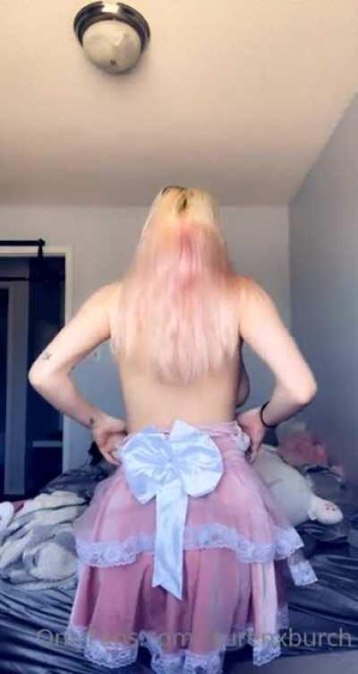 L.a.u.r.e.n is a naughty lil bunny - name on vid