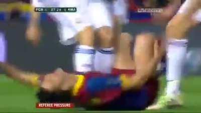 How to fix a broken leg in 5 seconds ft. Dr.Sergio Ramos and Dr.Álvaro Arbeloa