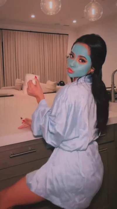 Blue robe twerk edit