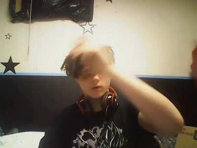 Stop making fun of u/YoungLAMPZWORLDWG22 😿😾