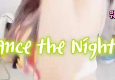 Jihyo's puppies. Dancing away...