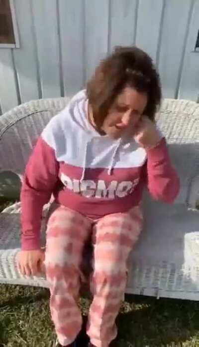 Antivax psycho fakes covid vaccine convulsion symptoms.