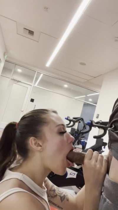 Sloppy head in a public gym is my favorite way to thank my trainer