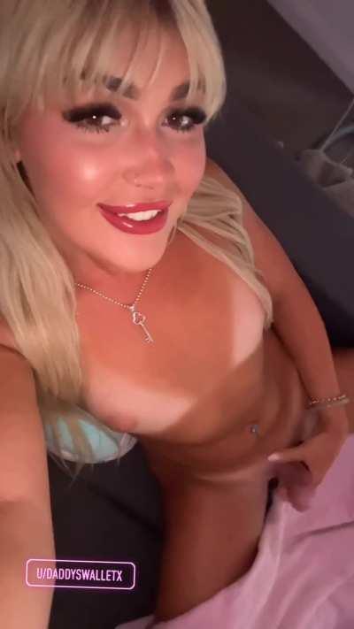 Would you date me if i demanded head each and every single day? 😘