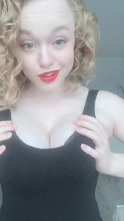 look at my TIDDIES!😄 Now that I have your attention, my Onlyfans is $10 for a limited time! 💕