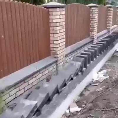 These bricks falling over each other (Watch till the end)