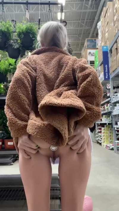 Warning: if you buy me plants, my panties come off 🌿