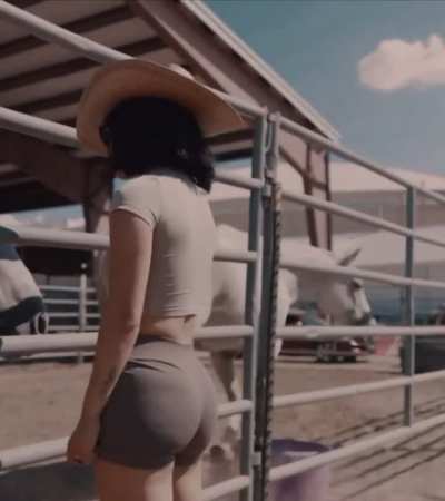 That booty jiggle😍🤤