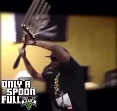 These new loading screens looking cool af