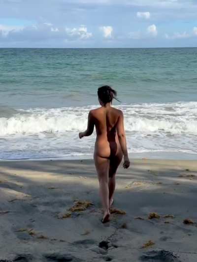 What a beautiful day to go to the beach!