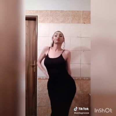 When you're looping pyramid head but the chase music hits