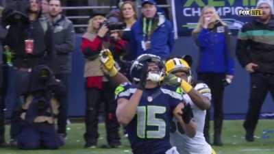 [Highlight] In honor of his retirement, Jermaine Kearse sends the Seahawks to the Super Bowl on a 35 yard TD catch in OT of the 2014 NFC Championship game