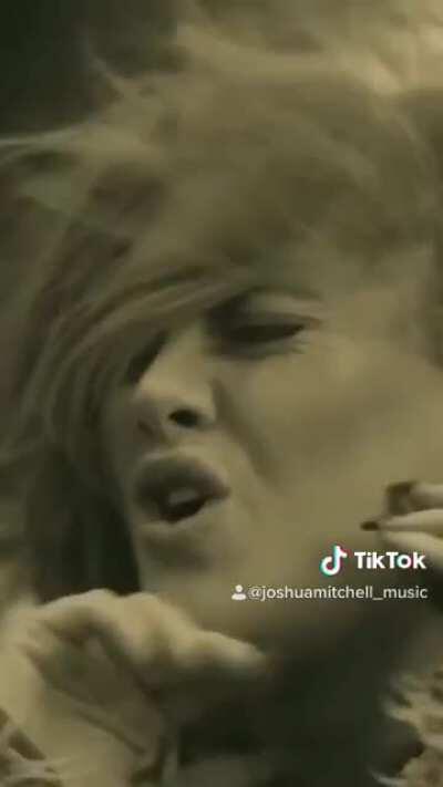 “Hello from de udder siiidddeee”