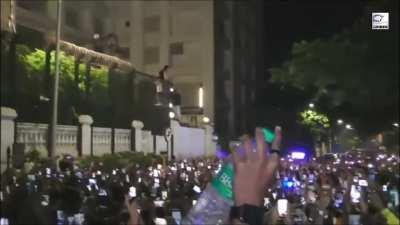 SRK is finally here!!