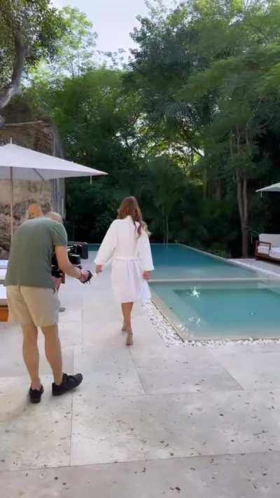 Behind the scenes 🍑