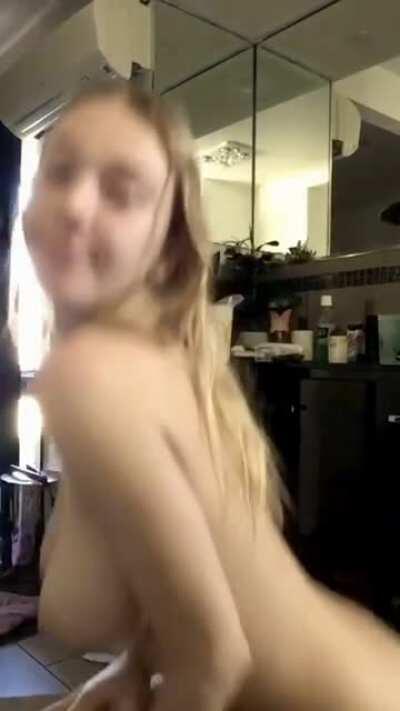 Now that's an adorable babe