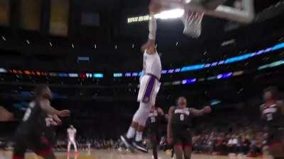 [Highlight] The Lakers continue to pick on rookie Jalen Green, Russell Westbrook goes coast-to-coast for the slam