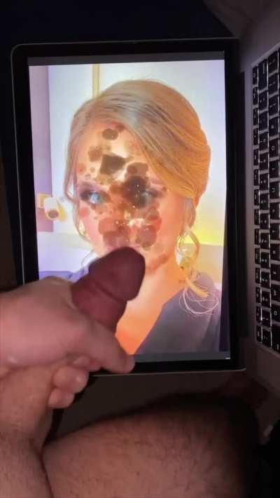 Beautiful Babe gets Bukkaked