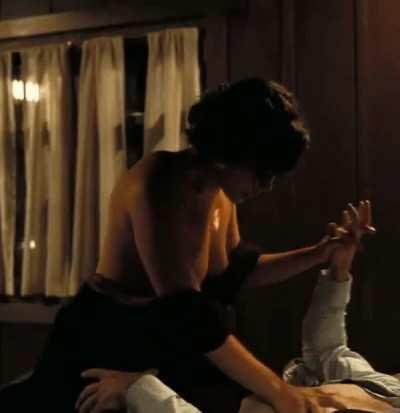 Florence Pugh is just so damn hot